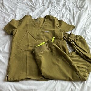 Figs Green Scrub Set with V-Neck Top and Elastic Waist Pants